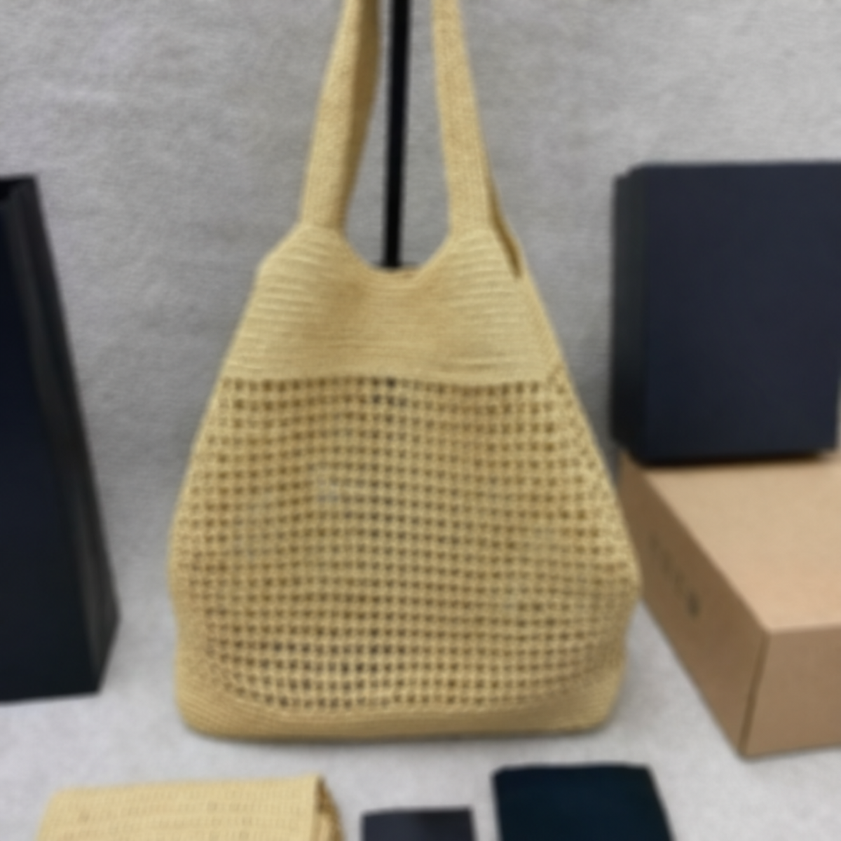 BAG MADE OF RAFFIA